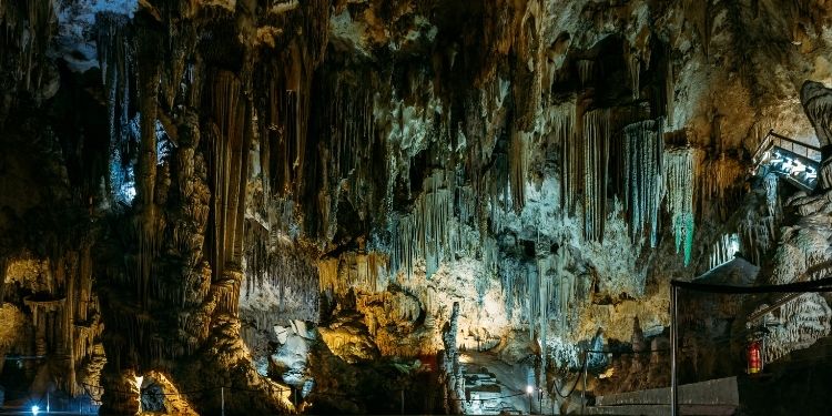 Cueva de Nerja se incorpora a la familia Audioguíame