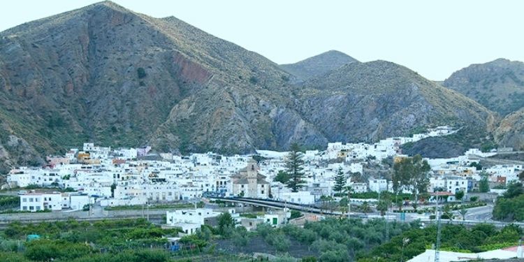 La familia de Audioguíame da la bienvenida al municipio de Alboloduy